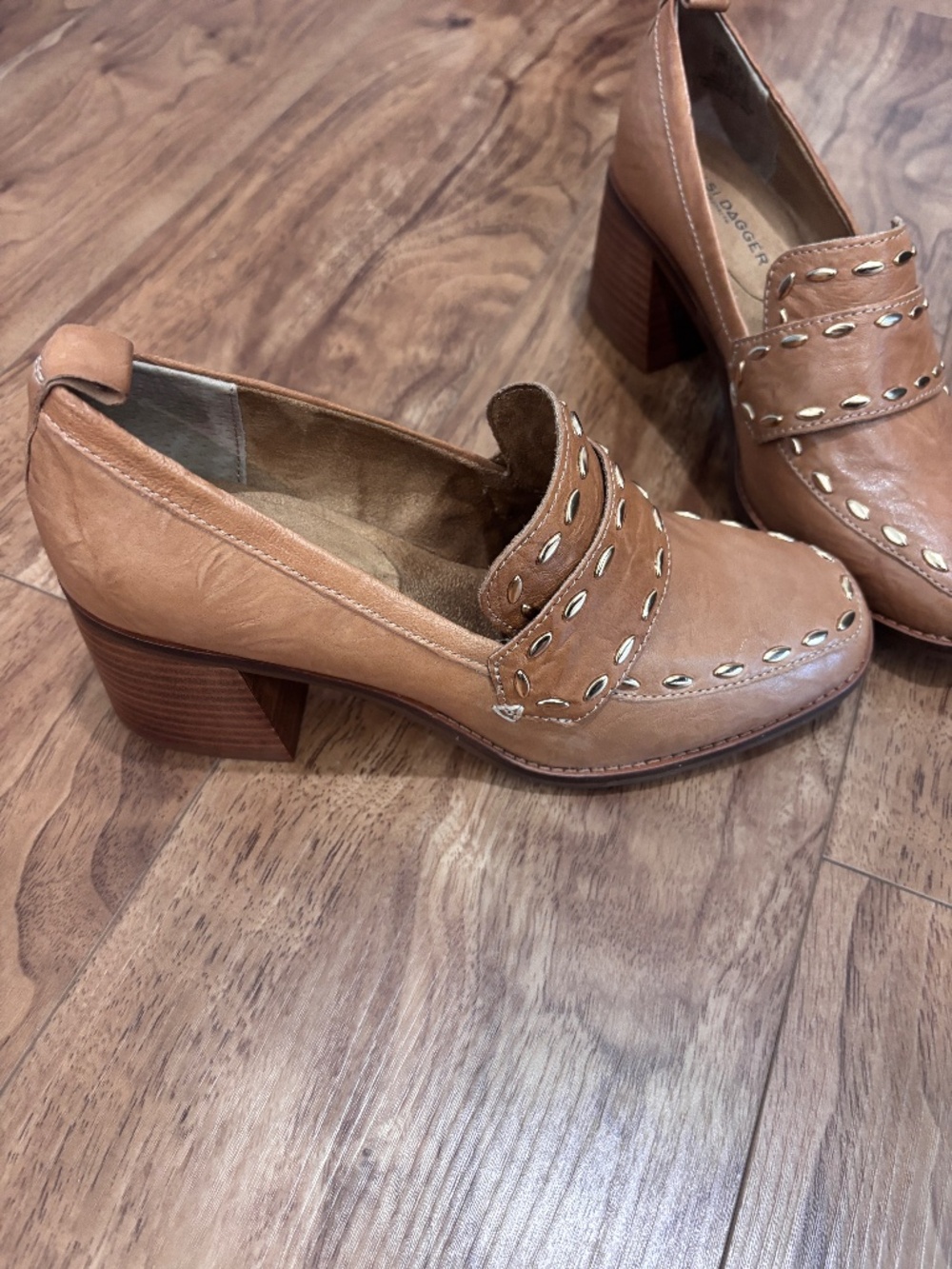 Kelsi Dagger Brooklyn Involve Leather Loafer Pump Camel Brown Studs Size 7
